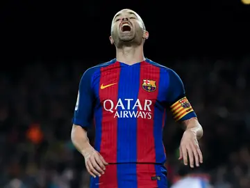 Iniesta se lamenta Iniesta se lamenta