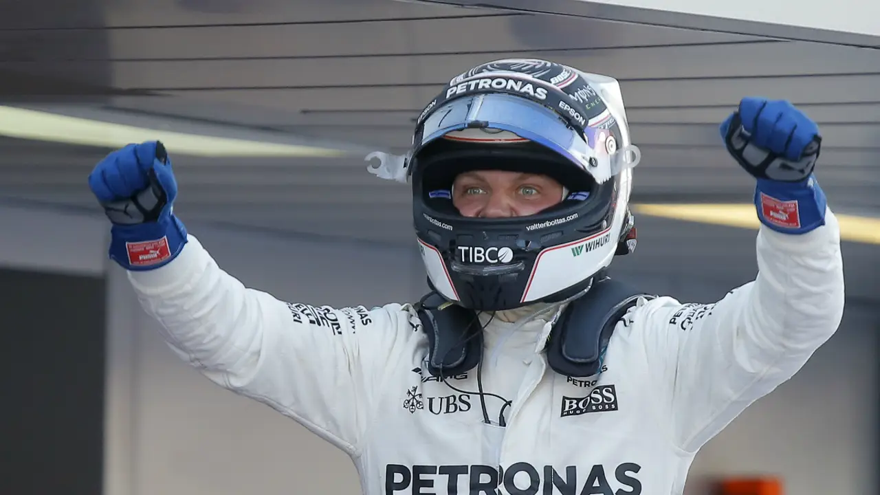 Bottas celebra una victoria