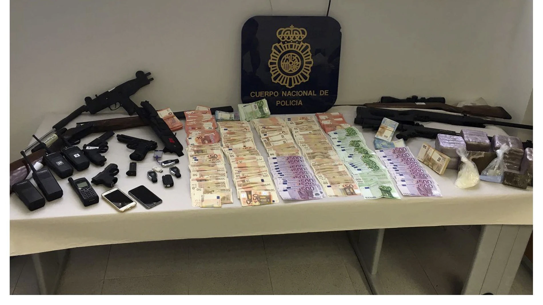 Fotografía facilitada por la Policía Nacional que ha detenido a 30 miembros de Los Castañas Fotografía facilitada por la Policía Nacional que ha detenido a 30 miembros de Los Castañas