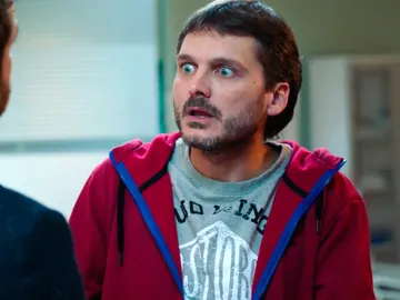 Horacio le confiesa a gritos a Jozé que está enamorado de Carmen Horacio le confiesa a gritos a Jozé que está enamorado de Carmen