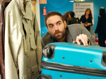 Iñaki baja a Sevilla para espiar a Carmen y Horacio Iñaki baja a Sevilla para espiar a Carmen y Horacio