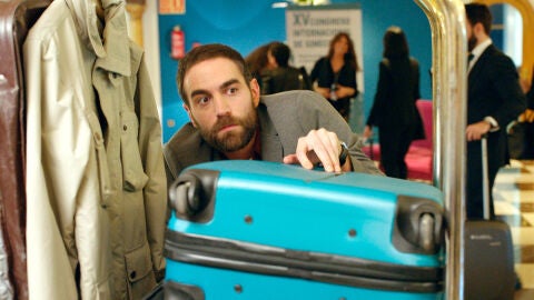 Iñaki baja a Sevilla para espiar a Carmen y Horacio 