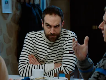 Iñaki pide a La cuadrilla descubrir las intenciones de Horacio con Carmen Iñaki pide a La cuadrilla descubrir las intenciones de Horacio con Carmen
