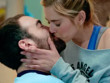 Carmen calma los celos de Iñaki Carmen calma los celos de Iñaki