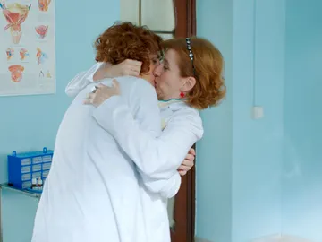 Dolores se quita el pudor: “Ha sido el beso más maravilloso que me han dado en la vida” Dolores se quita el pudor: “Ha sido el beso más maravilloso que me han dado en la vida”