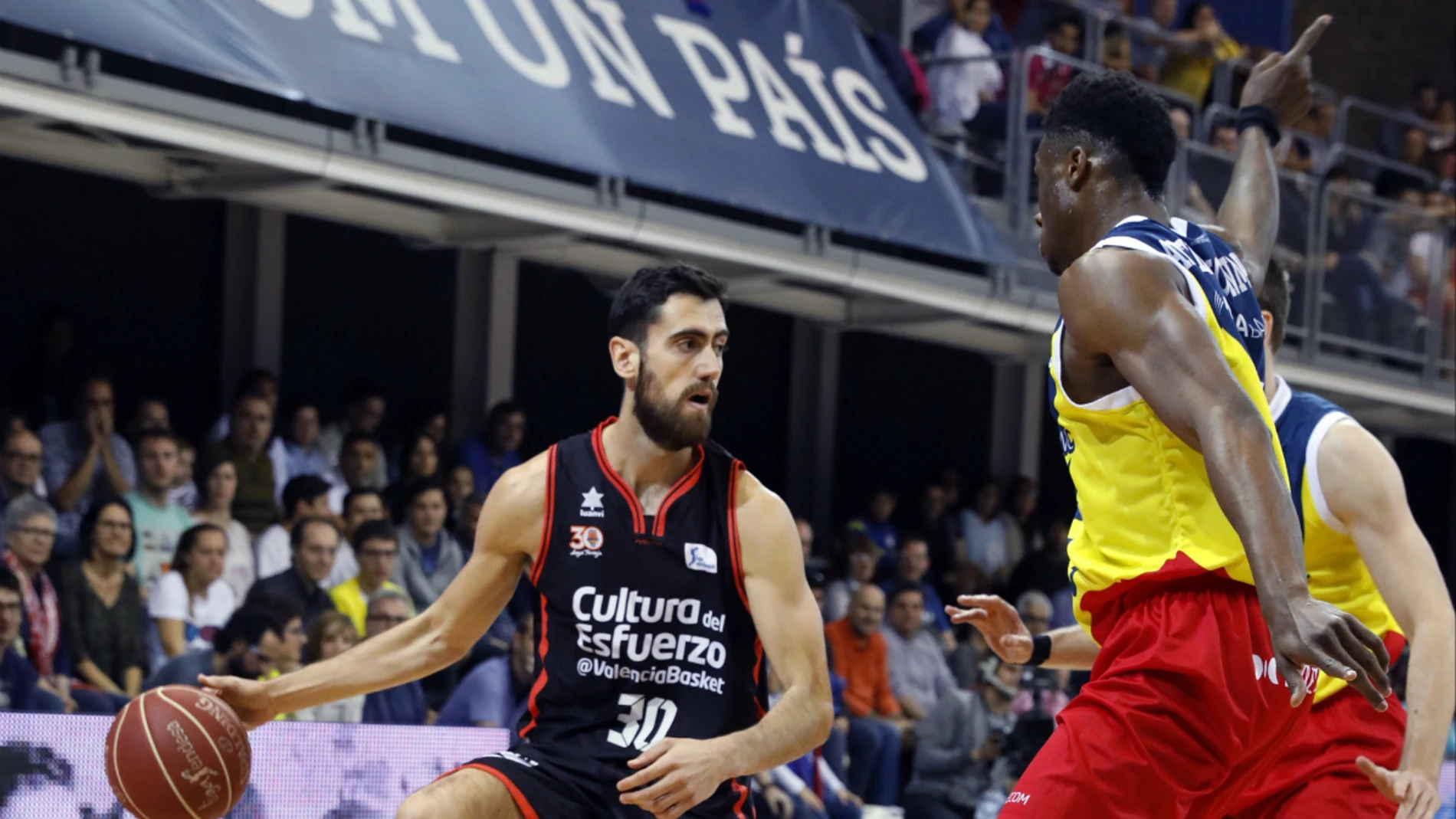 Joan Sastre, con la bola Joan Sastre, con la bola