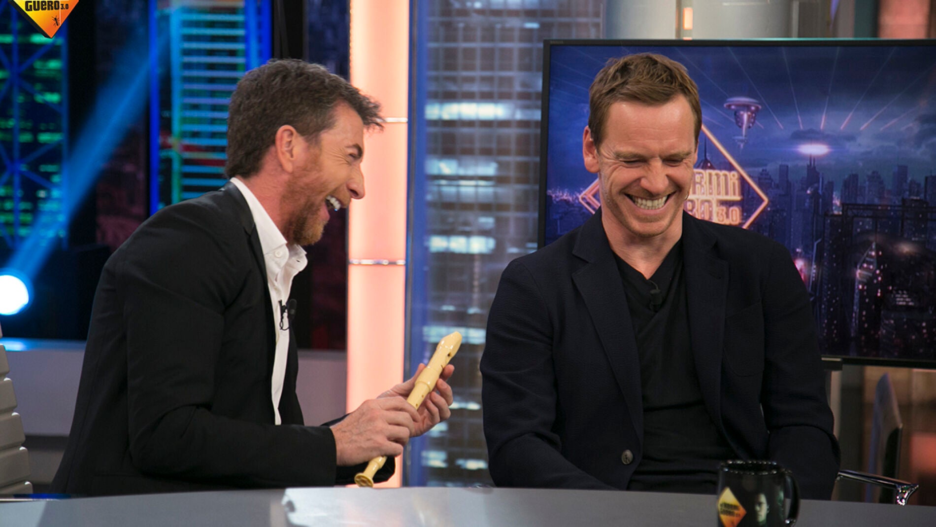 Michael Fassbender demuestra en 'El Hormiguero 3.0' sus dotes con la flauta dulce