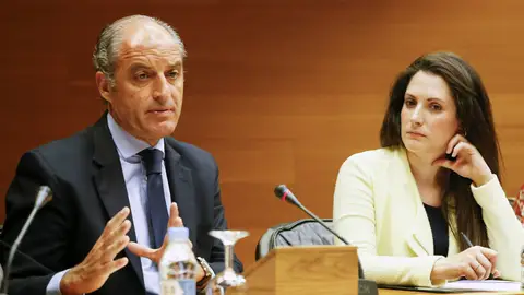 El expresidente de la Generalitat Francisco Camps comparece en la comisión de investigación El expresidente de la Generalitat Francisco Camps comparece en la comisión de investigación