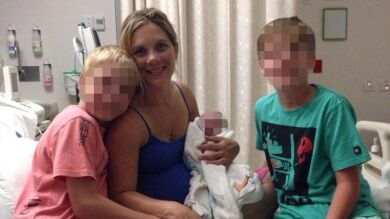 Asesina con un hacha a la madre de su hija recién nacida mientras le daba el pecho