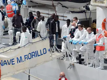 Desaparecidos 245 refugiados en varios naufragios en el Mediterráneo Desaparecidos 245 refugiados en varios naufragios en el Mediterráneo