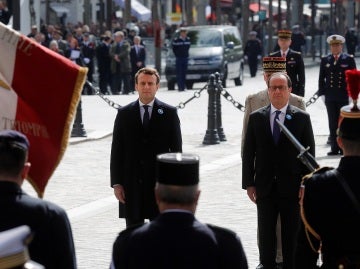 Macron y Hollande en un acto oficial