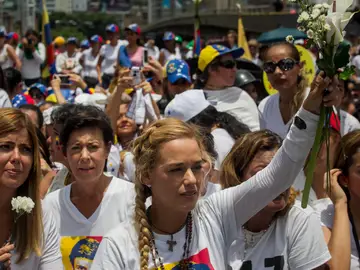 Lilian Tintori, tras salir de ver a su marido en la cárcel. Lilian Tintori, tras salir de ver a su marido en la cárcel.