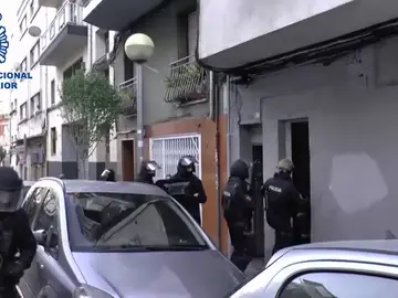 Frame 16.115965 de: Detenidos dos yihadistas en España, en Badalona y en Salou, y un tercero en Marruecos Frame 16.115965 de: Detenidos dos yihadistas en España, en Badalona y en Salou, y un tercero en Marruecos