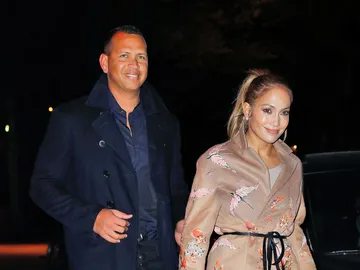 Una muy feliz Jennifer Lopez junto a Alex Rodriguez Una muy feliz Jennifer Lopez junto a Alex Rodriguez