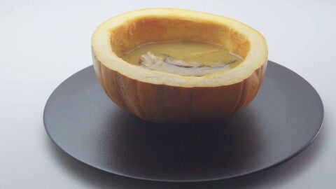 Caldereta de cordero, calabaza, pera, boletus y romero