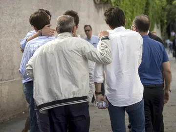 Familiares y amigos de los dos menores de 17 años que han fallecido Familiares y amigos de los dos menores de 17 años que han fallecido