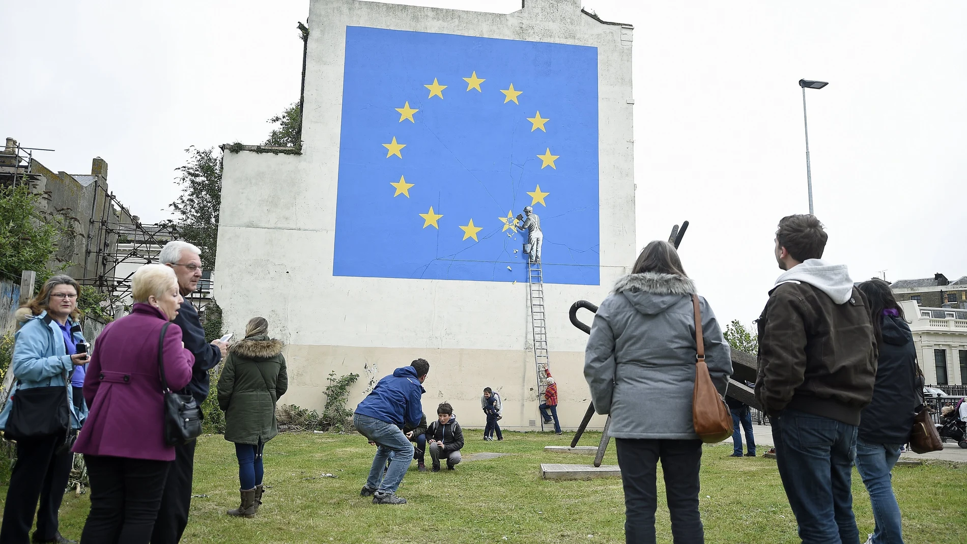 El mural de Banksy sobre el Brexit en Dover El mural de Banksy sobre el Brexit en Dover