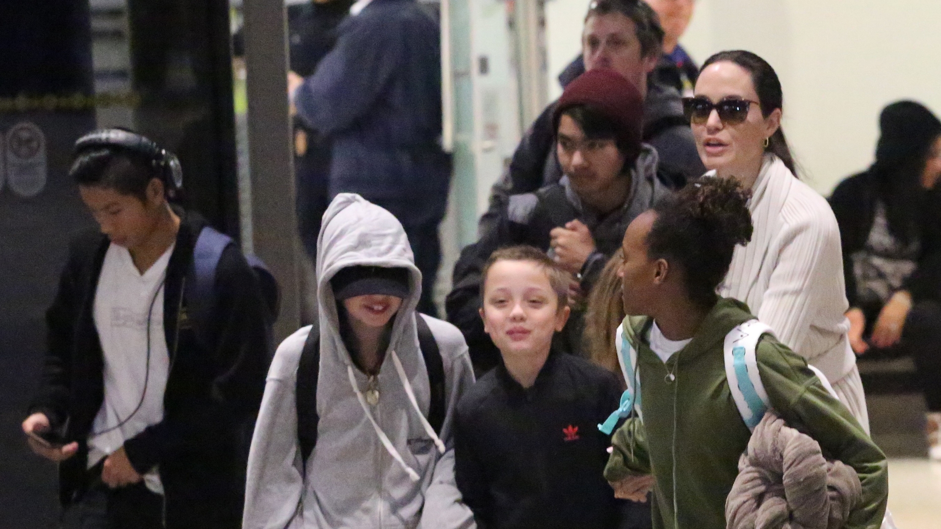 Angelina Jolie de paseo con sus hijos