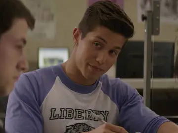 Brandon Larracuente en 'Por 13 razones' Brandon Larracuente en 'Por 13 razones'