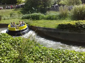Los 'rápidos' de un parque de atracciones Los 'rápidos' de un parque de atracciones