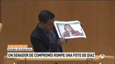 Pedro Sánchez pide a un senador de Compromís que se disculpe por romper la foto de Susana Díaz