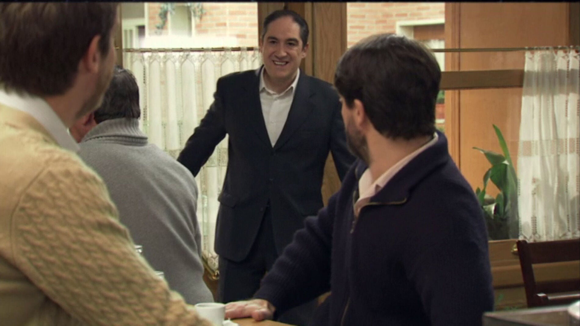 El inspector Caldas continuar&aacute; investigando a todos