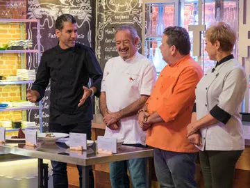 Karlos Arguiñano, invitado de lujo en una semifinal de ‘Top Chef’ llena de refranes Karlos Arguiñano, invitado de lujo en una semifinal de ‘Top Chef’ llena de refranes