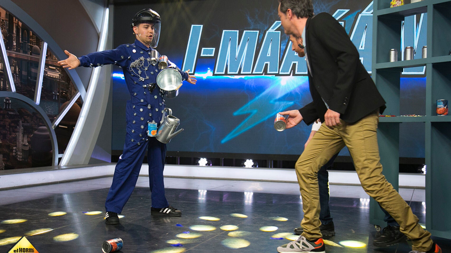 Tras Conductivo Man, Adhesivo Man y Rotativo Man, Marron consigue crear a Im&aacute;&aacute;&aacute;&aacute;n