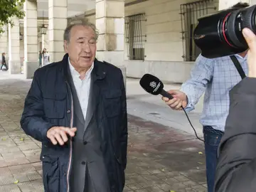 El empresario Manuel Muñoz Medina a la salida de los juzgados El empresario Manuel Muñoz Medina a la salida de los juzgados