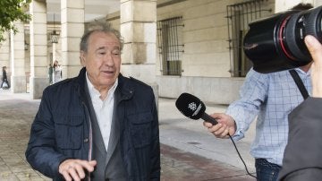 El empresario Manuel Muñoz Medina a la salida de los juzgados