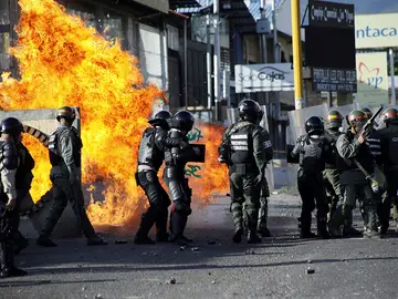 Nueva jornada de protestas en Venezuela que acaba en enfrentamientos Nueva jornada de protestas en Venezuela que acaba en enfrentamientos