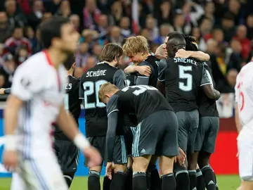 Los jugadores del Ajax celebran su gol contra el Lyon en Francia Los jugadores del Ajax celebran su gol contra el Lyon en Francia