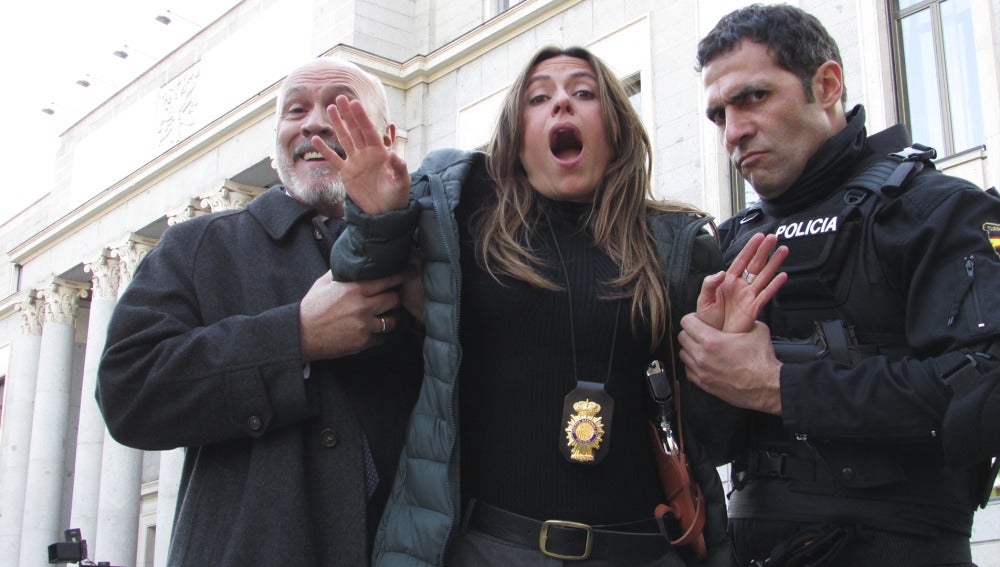 La Casa De Papel Reparto Policia