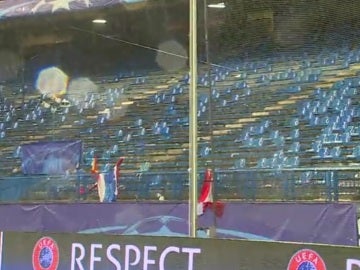 Así quedó la grada del Calderón tras el derbi