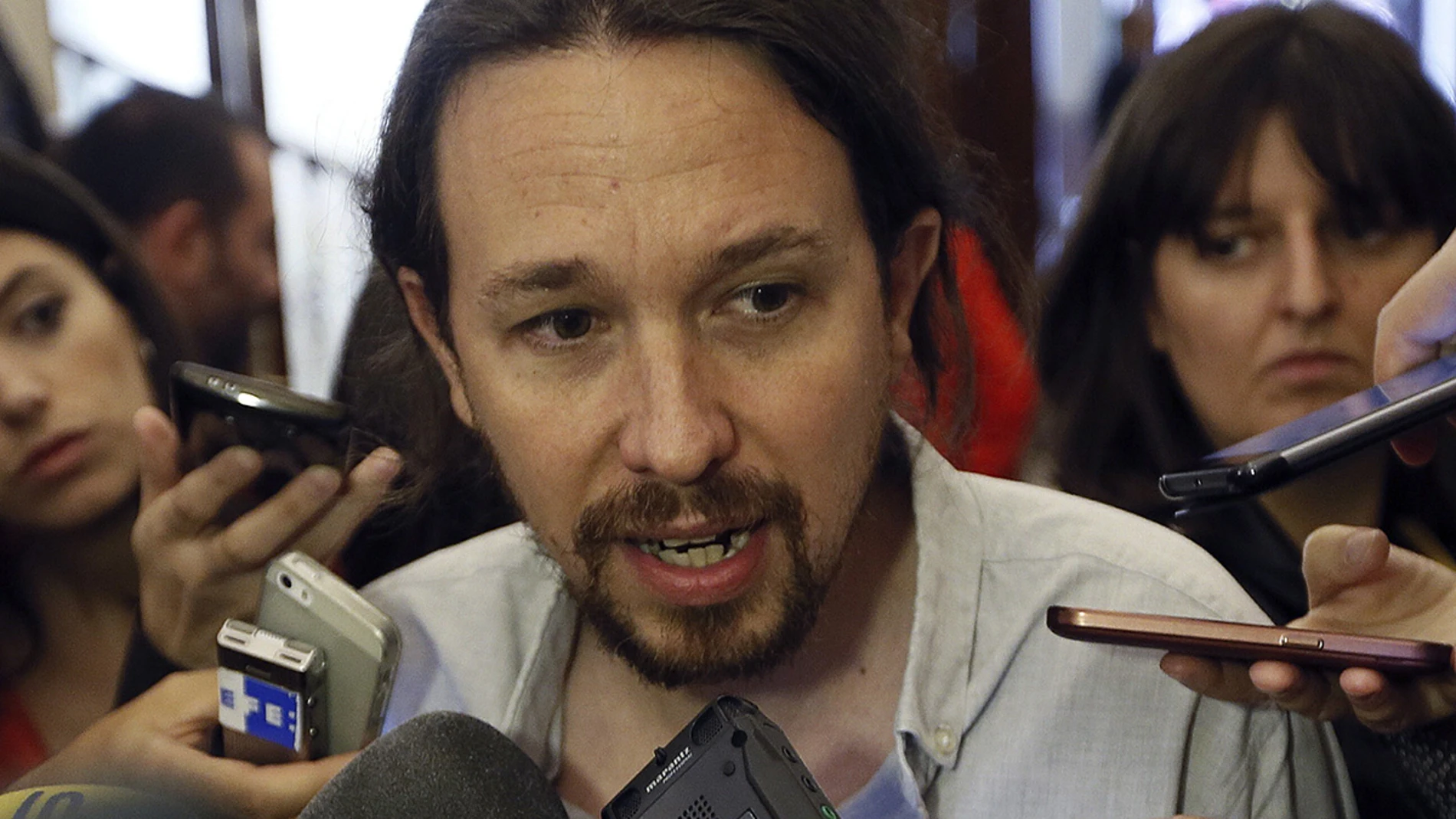 Pablo Iglesias en los pasillos del Congreso Pablo Iglesias en los pasillos del Congreso