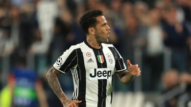 Dani Alves, elegido mejor jugador de la semana de la Champions League