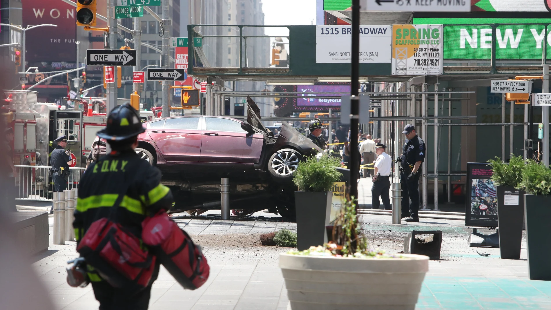 Vista del vehículo que ha atropellado a diez personas en Times Square Vista del vehículo que ha atropellado a diez personas en Times Square