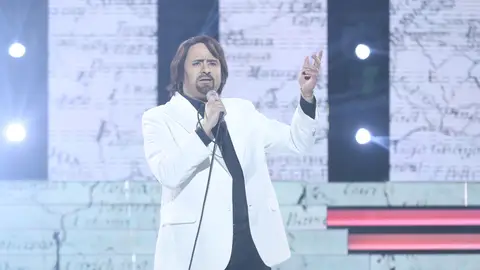 Manu Rodríguez, un galán muy soñador con su actuación ‘América, América’ de Nino Bravo Manu Rodríguez, un galán muy soñador con su actuación ‘América, América’ de Nino Bravo