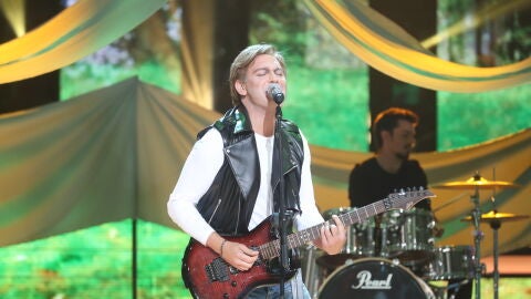 Jes&uacute;s R&iacute;os nos lleva al pasado con &lsquo;Summer of 69&rsquo; de Bryan Adams