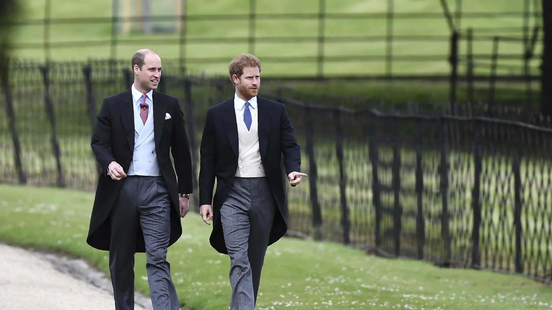 Los príncipes Guillermo y Harry llegan a la boda de Pippa Middleton y James Matthews Los príncipes Guillermo y Harry llegan a la boda de Pippa Middleton y James Matthews