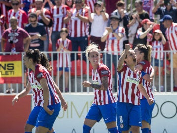 El Atlético de Madrid celebra uno de los goles decisivos por la Liga
