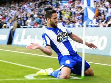 Andone celebra un gol con el Deportivo Andone celebra un gol con el Deportivo