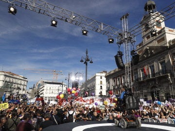 Concentración en apoyo a Podemos en Sol