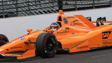 Fernando Alonso rueda en Indianápolis