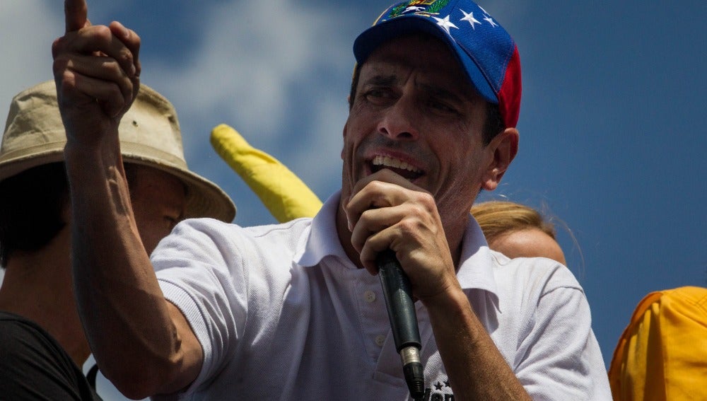 Henrique Capriles participa en una en una manifestación en Caracas