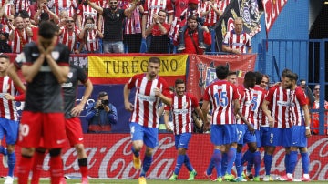 El Atlético celebra un gol ante el Athletic