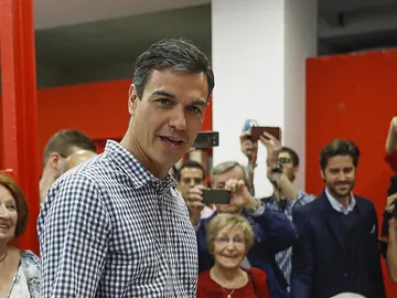 Pedro Sánchez vota en Pozuelo, Madrid Pedro Sánchez vota en Pozuelo, Madrid
