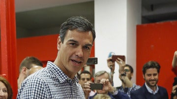 Pedro Sánchez vota en Pozuelo, Madrid