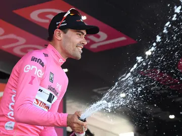 Bob Jungels celebra su triunfo de etapa en el Giro Bob Jungels celebra su triunfo de etapa en el Giro