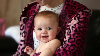 Una niña de 7 meses lucha por su vida tras serle diagnosticado un cáncer gracias a una fotografía
